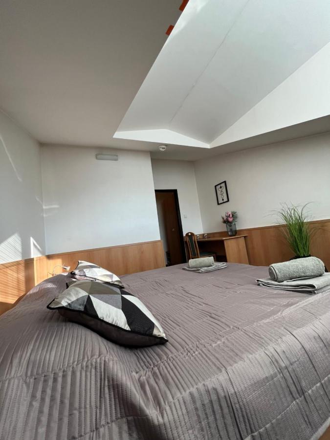 Hotel Kras Roznava Exterior photo
